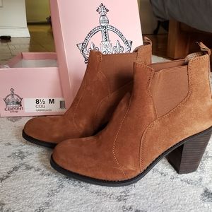 Crown Vintage Brown Ankle Boots